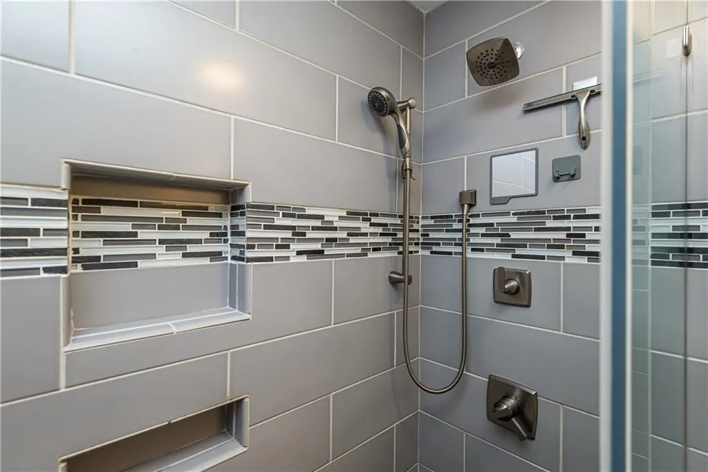 5213 Glenridge Drive, Atlanta, Georgia 30342, 3 Bedrooms Bedrooms, ,3 BathroomsBathrooms,Residential,Sold,5213 Glenridge Drive,6824609