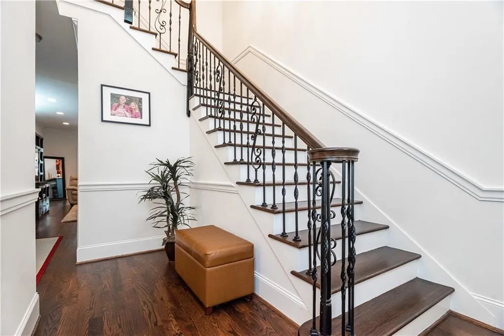 5213 Glenridge Drive, Atlanta, Georgia 30342, 3 Bedrooms Bedrooms, ,3 BathroomsBathrooms,Residential,Sold,5213 Glenridge Drive,6824609