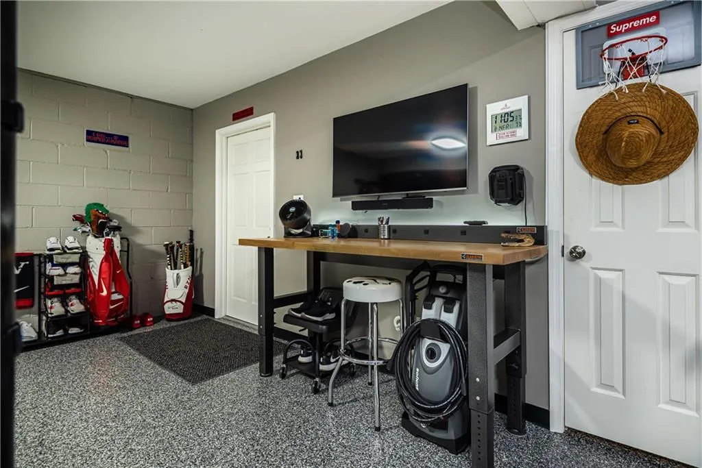 5213 Glenridge Drive, Atlanta, Georgia 30342, 3 Bedrooms Bedrooms, ,3 BathroomsBathrooms,Residential,Sold,5213 Glenridge Drive,6824609