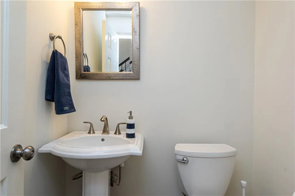 5213 Glenridge Drive, Atlanta, Georgia 30342, 3 Bedrooms Bedrooms, ,3 BathroomsBathrooms,Residential,Sold,5213 Glenridge Drive,6824609