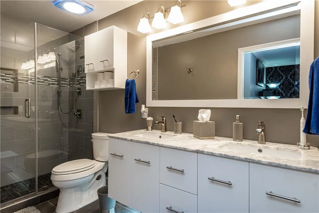 5213 Glenridge Drive, Atlanta, Georgia 30342, 3 Bedrooms Bedrooms, ,3 BathroomsBathrooms,Residential,Sold,5213 Glenridge Drive,6824609