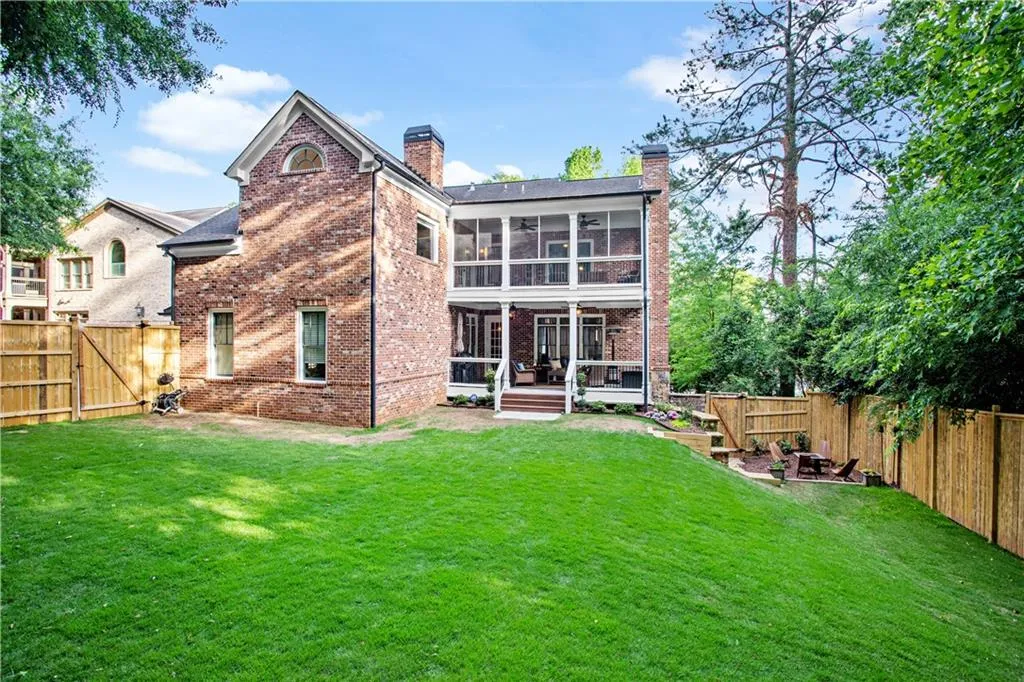 284 Hedden Road, Atlanta, Georgia 30342, 5 Bedrooms Bedrooms, ,4 BathroomsBathrooms,Residential,Sold,284 Hedden Road,6885884
