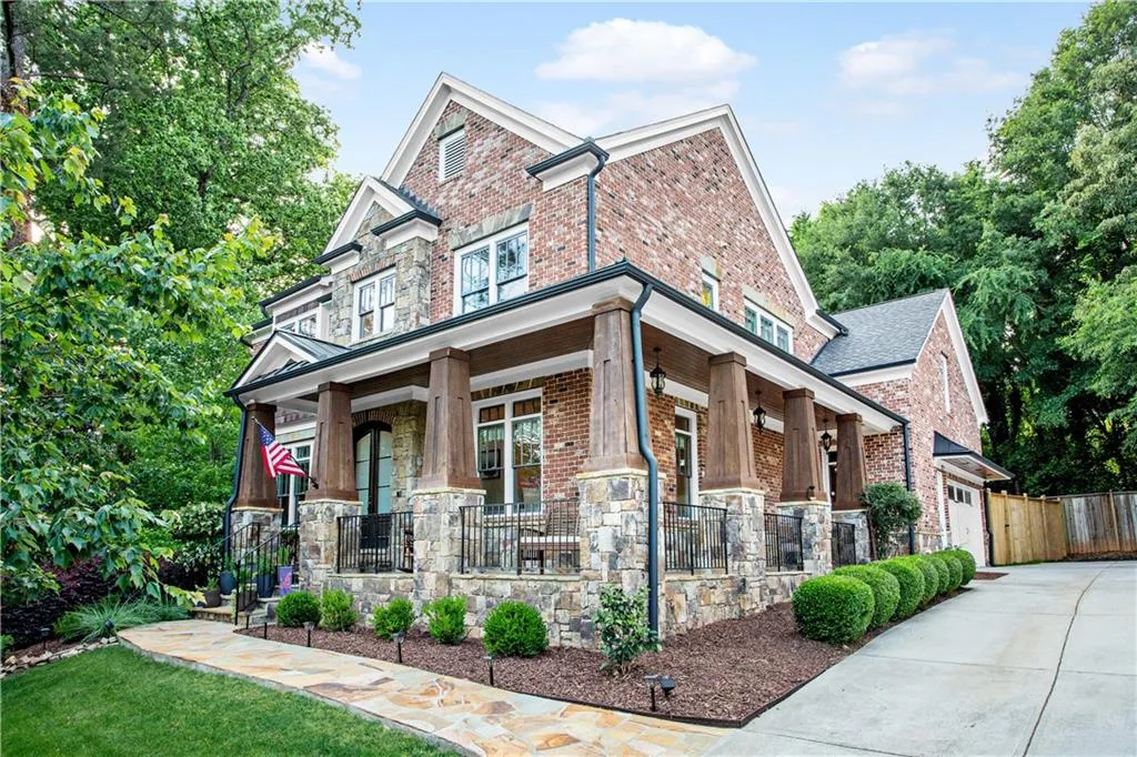 284 Hedden Road, Atlanta, Georgia 30342, 5 Bedrooms Bedrooms, ,4 BathroomsBathrooms,Residential,Sold,284 Hedden Road,6885884