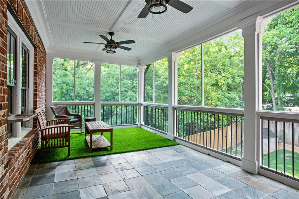 284 Hedden Road, Atlanta, Georgia 30342, 5 Bedrooms Bedrooms, ,4 BathroomsBathrooms,Residential,Sold,284 Hedden Road,6885884