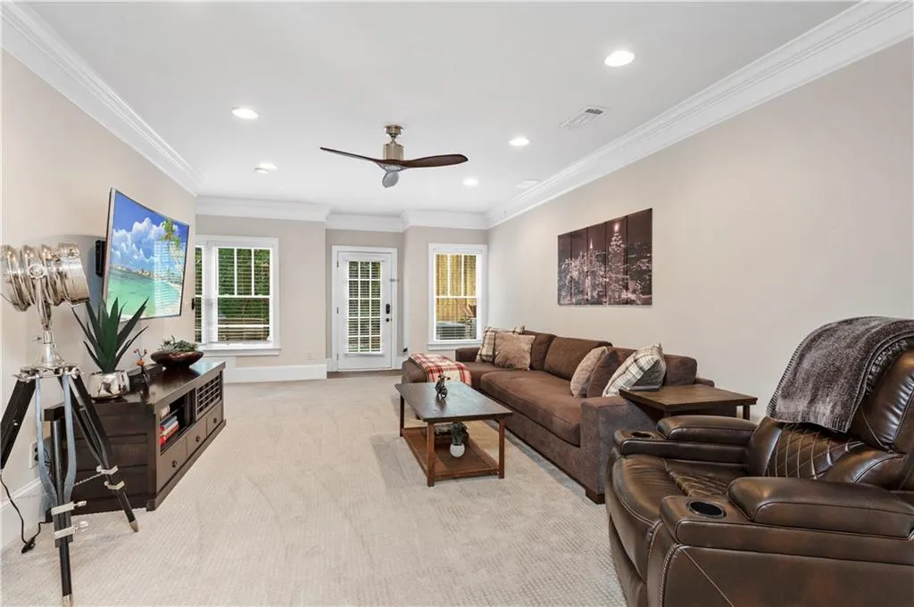 284 Hedden Road, Atlanta, Georgia 30342, 5 Bedrooms Bedrooms, ,4 BathroomsBathrooms,Residential,Sold,284 Hedden Road,6885884