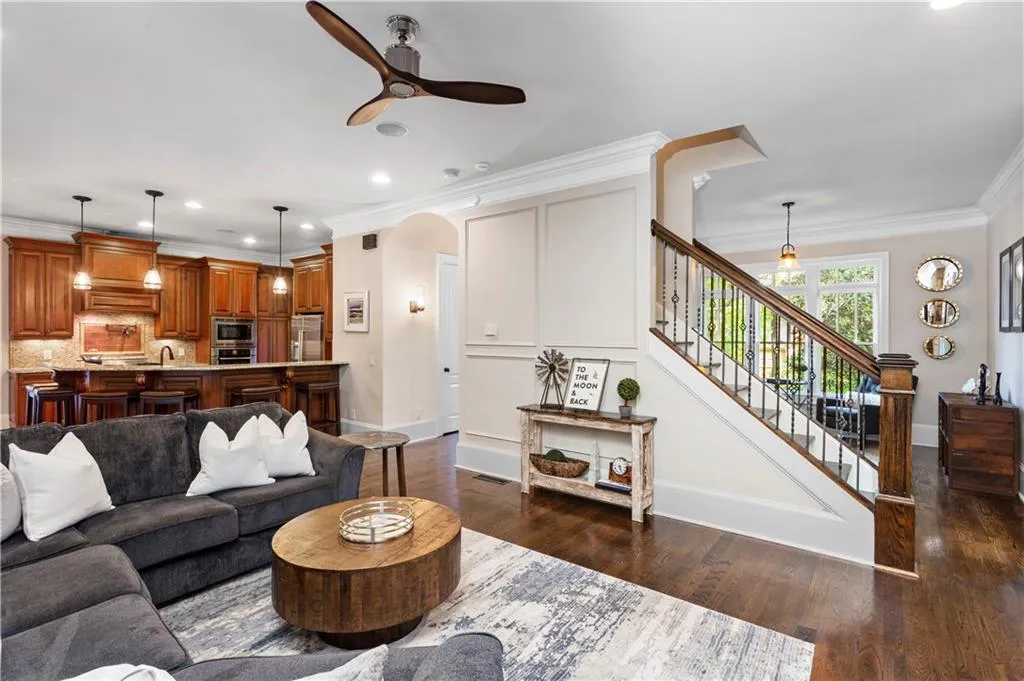 284 Hedden Road, Atlanta, Georgia 30342, 5 Bedrooms Bedrooms, ,4 BathroomsBathrooms,Residential,Sold,284 Hedden Road,6885884
