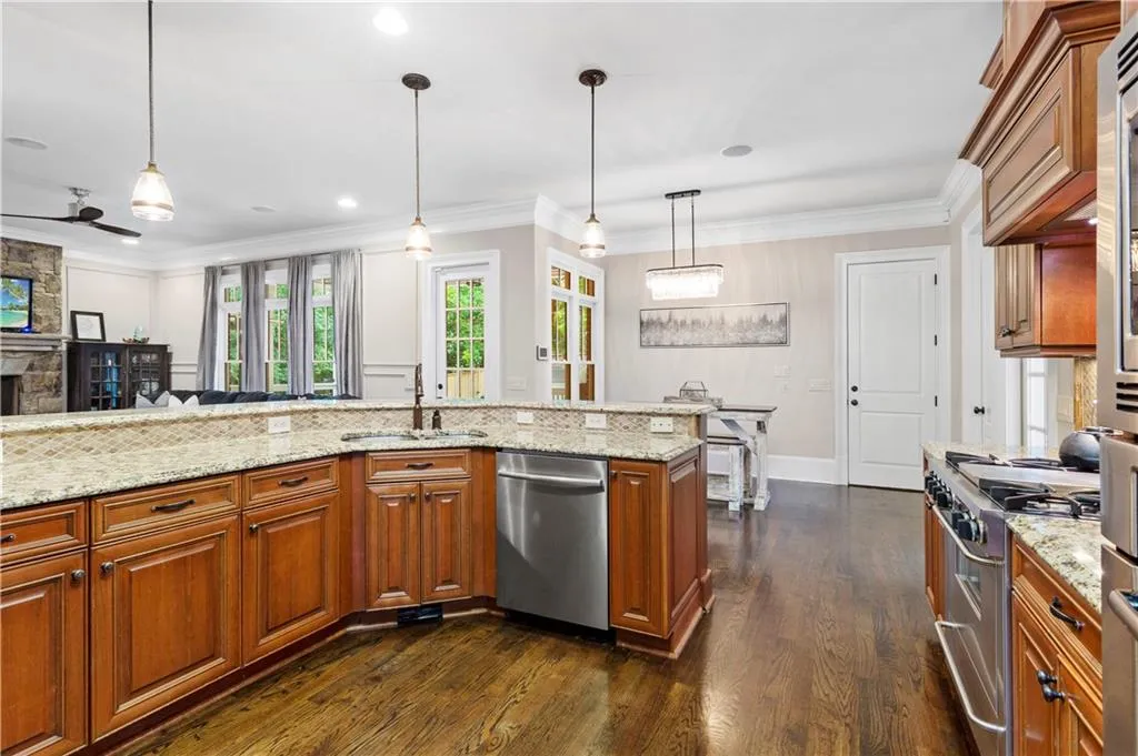 284 Hedden Road, Atlanta, Georgia 30342, 5 Bedrooms Bedrooms, ,4 BathroomsBathrooms,Residential,Sold,284 Hedden Road,6885884