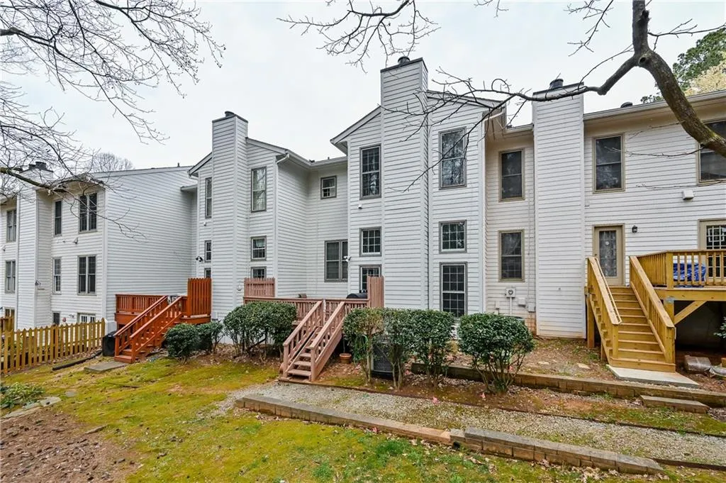 404 Brandywine Circle, Sandy Springs, Georgia 30350, 3 Bedrooms Bedrooms, ,2 BathroomsBathrooms,Residential,Sold,404 Brandywine Circle,7016950