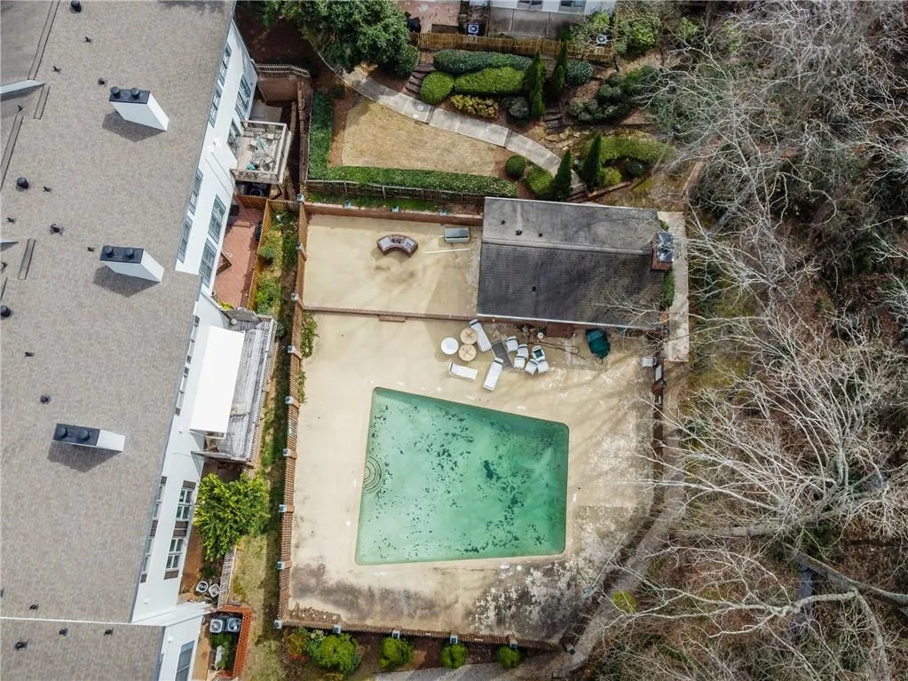 404 Brandywine Circle, Sandy Springs, Georgia 30350, 3 Bedrooms Bedrooms, ,2 BathroomsBathrooms,Residential,Sold,404 Brandywine Circle,7016950