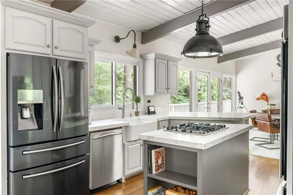 1179 Milmar Drive Nw, Atlanta, Georgia 30327, 5 Bedrooms Bedrooms, ,4 BathroomsBathrooms,Residential,For Sale,1179 Milmar Drive Nw,7635472