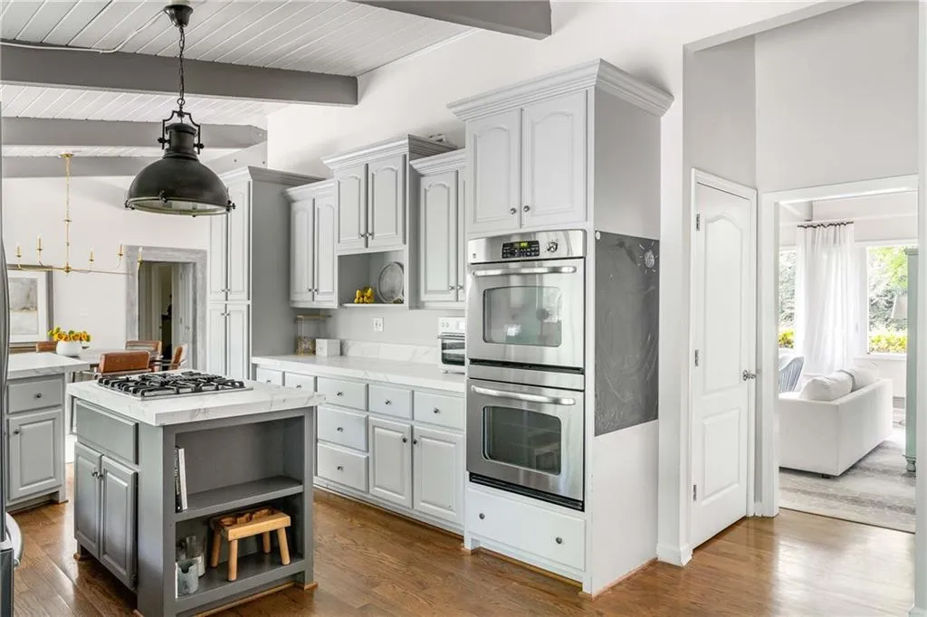 1179 Milmar Drive Nw, Atlanta, Georgia 30327, 5 Bedrooms Bedrooms, ,4 BathroomsBathrooms,Residential,For Sale,1179 Milmar Drive Nw,7635472
