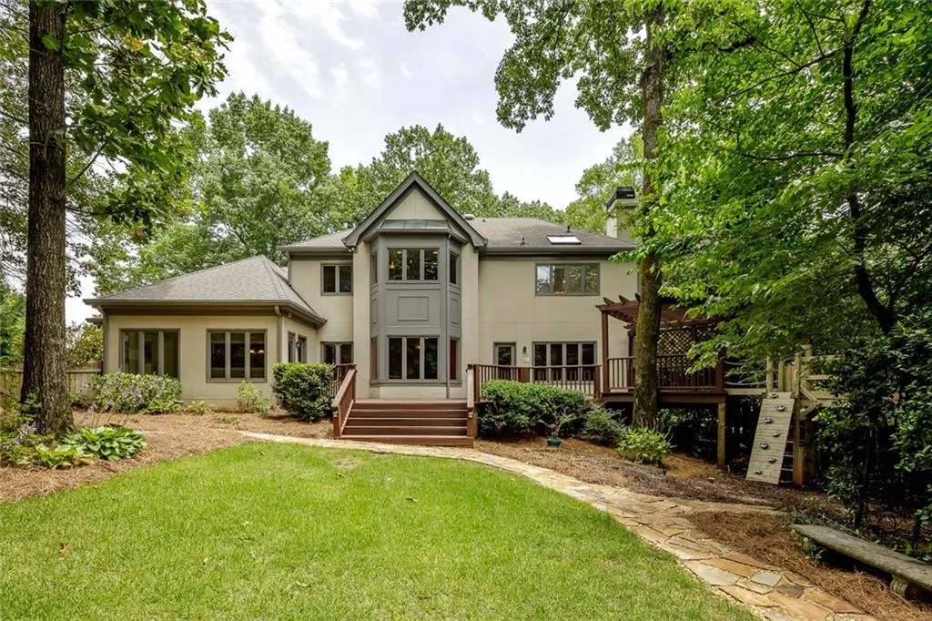 100 Spindale Court, Sandy Springs, Georgia 30350, 6 Bedrooms Bedrooms, ,5 BathroomsBathrooms,Residential,Sold,100 Spindale Court,6744565
