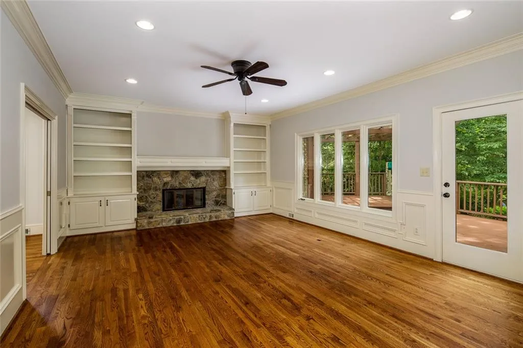 100 Spindale Court, Sandy Springs, Georgia 30350, 6 Bedrooms Bedrooms, ,5 BathroomsBathrooms,Residential,Sold,100 Spindale Court,6744565