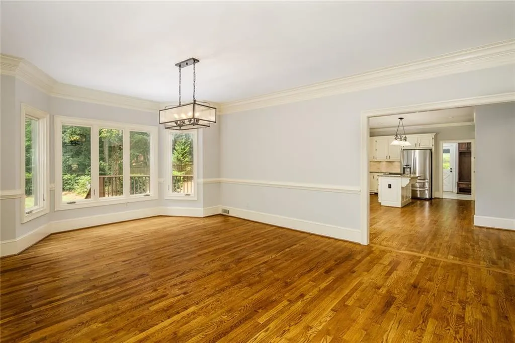 100 Spindale Court, Sandy Springs, Georgia 30350, 6 Bedrooms Bedrooms, ,5 BathroomsBathrooms,Residential,Sold,100 Spindale Court,6744565