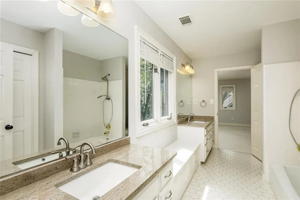 100 Spindale Court, Sandy Springs, Georgia 30350, 6 Bedrooms Bedrooms, ,5 BathroomsBathrooms,Residential,Sold,100 Spindale Court,6744565