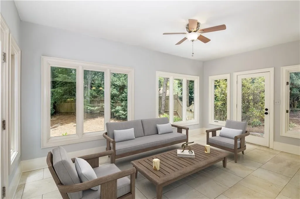 100 Spindale Court, Sandy Springs, Georgia 30350, 6 Bedrooms Bedrooms, ,5 BathroomsBathrooms,Residential,Sold,100 Spindale Court,6744565