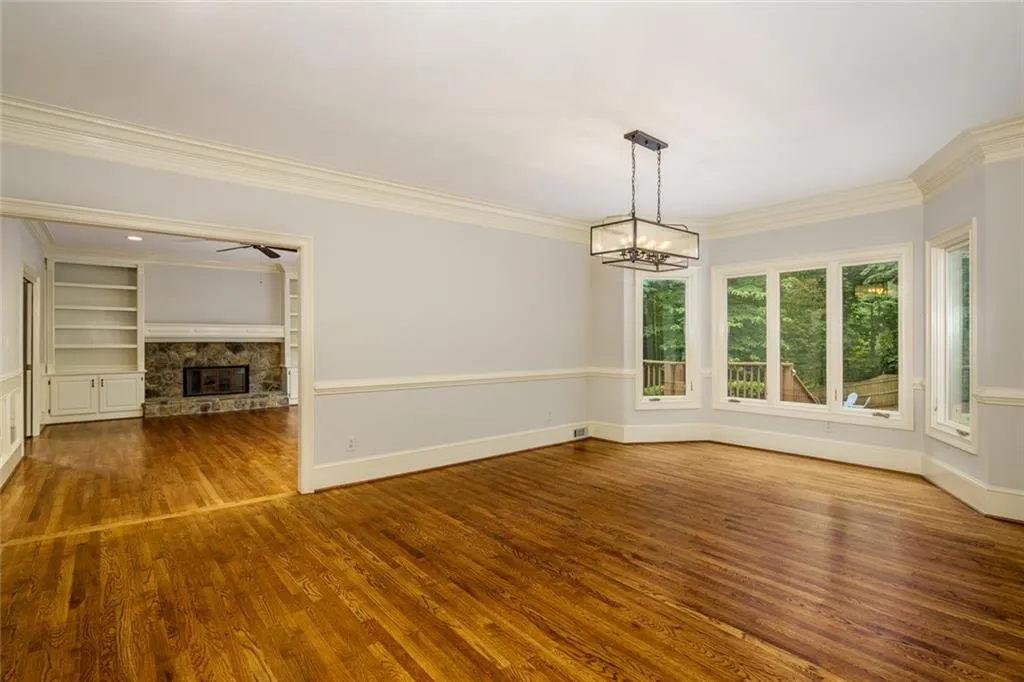 100 Spindale Court, Sandy Springs, Georgia 30350, 6 Bedrooms Bedrooms, ,5 BathroomsBathrooms,Residential,Sold,100 Spindale Court,6744565