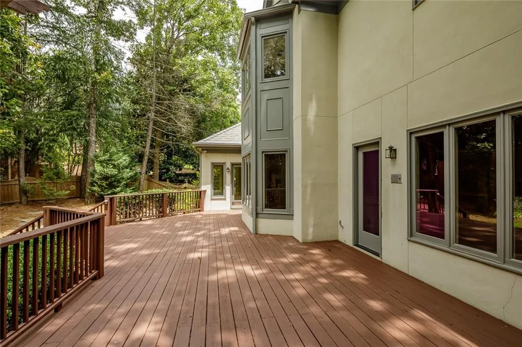 100 Spindale Court, Sandy Springs, Georgia 30350, 6 Bedrooms Bedrooms, ,5 BathroomsBathrooms,Residential,Sold,100 Spindale Court,6744565