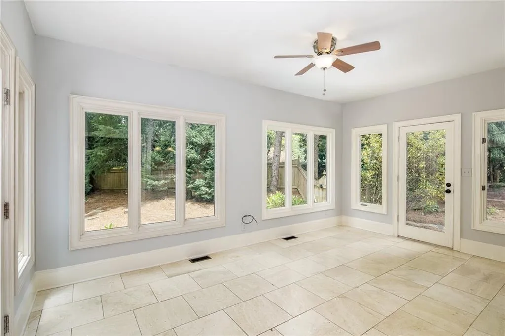 100 Spindale Court, Sandy Springs, Georgia 30350, 6 Bedrooms Bedrooms, ,5 BathroomsBathrooms,Residential,Sold,100 Spindale Court,6744565