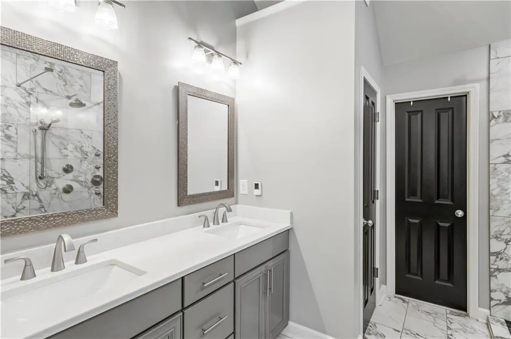 7405 Glisten Avenue, Atlanta, Georgia 30328, 3 Bedrooms Bedrooms, ,3 BathroomsBathrooms,Residential,Sold,7405 Glisten Avenue,7202286