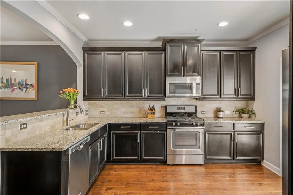 7405 Glisten Avenue, Atlanta, Georgia 30328, 3 Bedrooms Bedrooms, ,3 BathroomsBathrooms,Residential,Sold,7405 Glisten Avenue,7202286