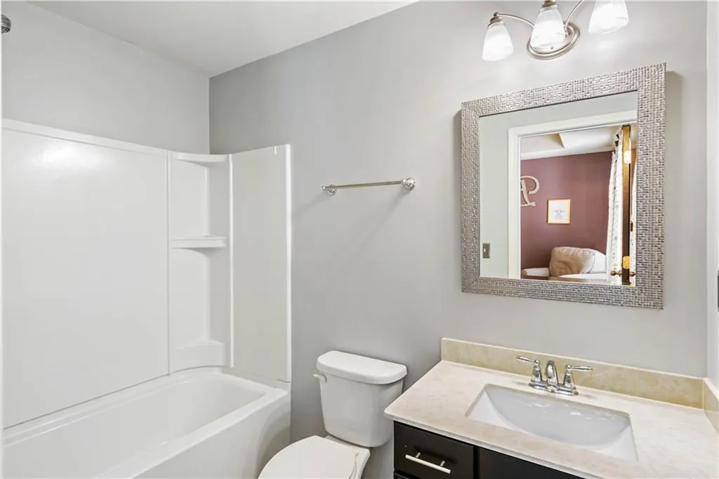 7405 Glisten Avenue, Atlanta, Georgia 30328, 3 Bedrooms Bedrooms, ,3 BathroomsBathrooms,Residential,Sold,7405 Glisten Avenue,7202286