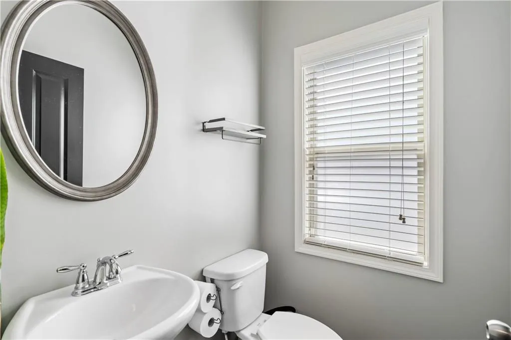 7405 Glisten Avenue, Atlanta, Georgia 30328, 3 Bedrooms Bedrooms, ,3 BathroomsBathrooms,Residential,Sold,7405 Glisten Avenue,7202286