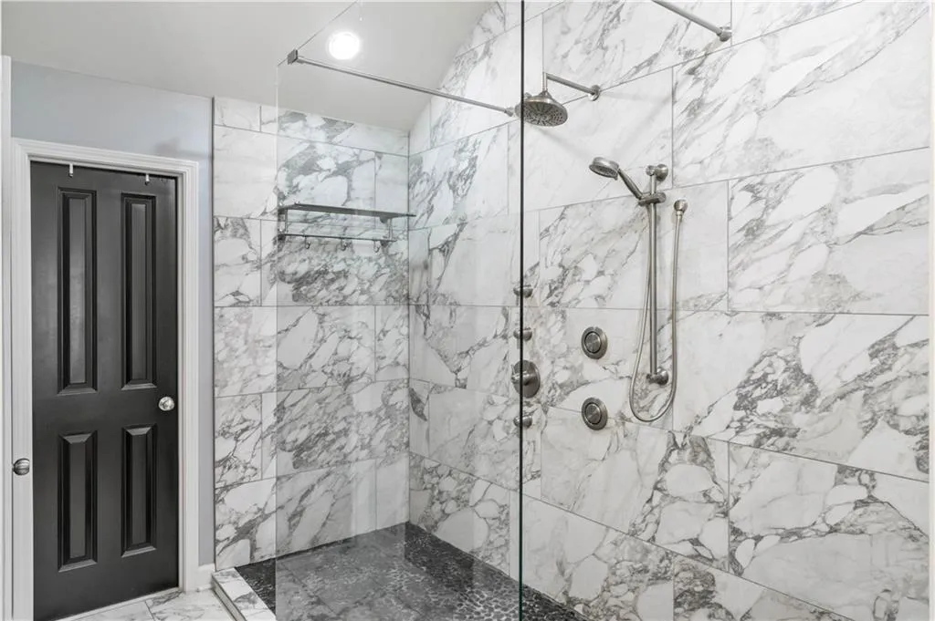 7405 Glisten Avenue, Atlanta, Georgia 30328, 3 Bedrooms Bedrooms, ,3 BathroomsBathrooms,Residential,Sold,7405 Glisten Avenue,7202286