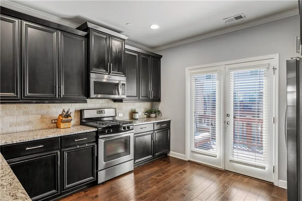 7405 Glisten Avenue, Atlanta, Georgia 30328, 3 Bedrooms Bedrooms, ,3 BathroomsBathrooms,Residential,Sold,7405 Glisten Avenue,7202286