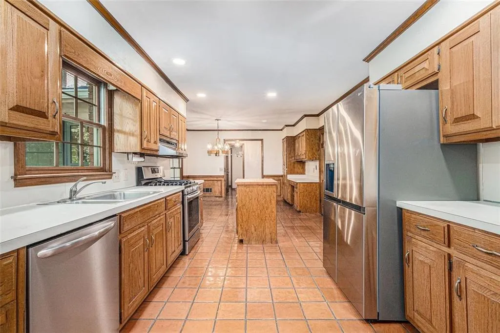 7695 Brigham Drive, Atlanta, Georgia 30350, 5 Bedrooms Bedrooms, ,4 BathroomsBathrooms,Residential,For Sale,7695 Brigham Drive,7619808