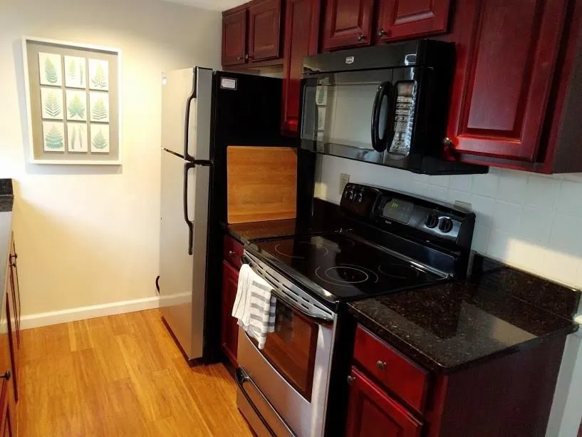 6900 Roswell Road Unit D8, Atlanta, Georgia 30328, 3 Bedrooms Bedrooms, ,2 BathroomsBathrooms,Residential,Sold,6900 Roswell Road Unit D8,5887348