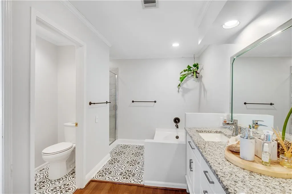 602 Dunwoody Chace, Atlanta, Georgia 30328, 3 Bedrooms Bedrooms, ,2 BathroomsBathrooms,Residential,Sold,602 Dunwoody Chace,6819177