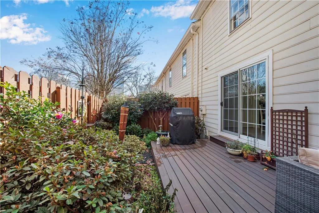 602 Dunwoody Chace, Atlanta, Georgia 30328, 3 Bedrooms Bedrooms, ,2 BathroomsBathrooms,Residential,Sold,602 Dunwoody Chace,6819177