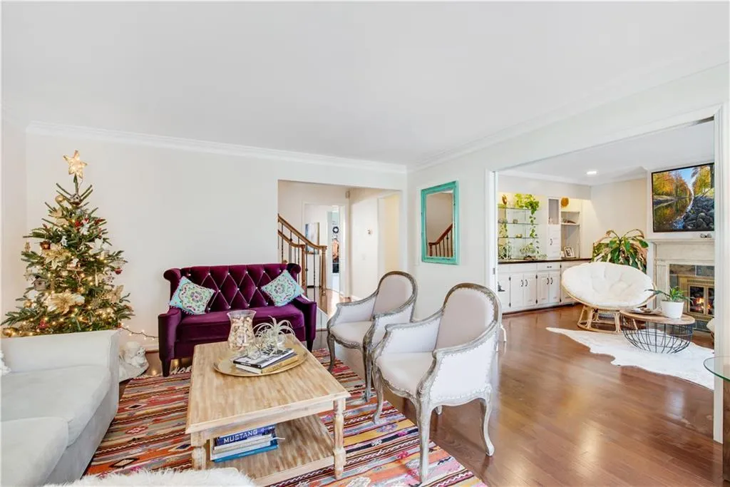 602 Dunwoody Chace, Atlanta, Georgia 30328, 3 Bedrooms Bedrooms, ,2 BathroomsBathrooms,Residential,Sold,602 Dunwoody Chace,6819177