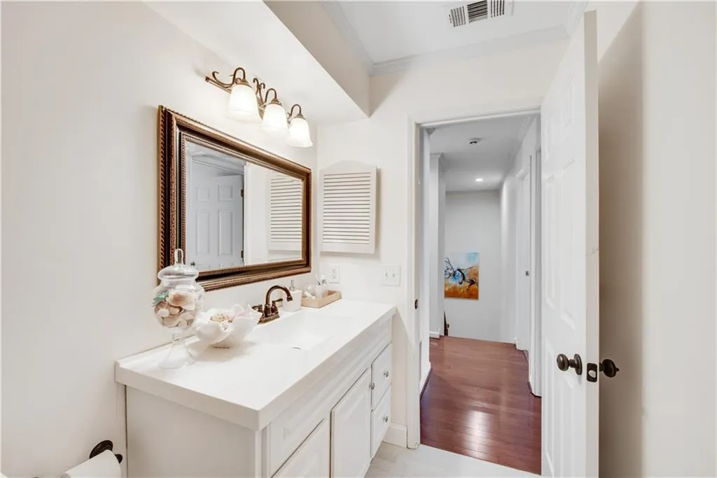 602 Dunwoody Chace, Atlanta, Georgia 30328, 3 Bedrooms Bedrooms, ,2 BathroomsBathrooms,Residential,Sold,602 Dunwoody Chace,6819177