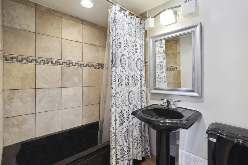 2285 Peachtree Road Ne Unit 1207, Atlanta, Georgia 30309, 1 Bedroom Bedrooms, ,1 BathroomBathrooms,Residential,For Sale,2285 Peachtree Road Ne Unit 1207,7552024