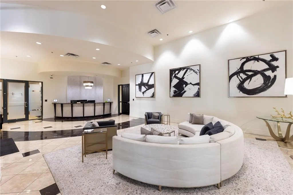 3040 Peachtree Road Nw Unit 613, Atlanta, Georgia 30305, 1 Bedroom Bedrooms, ,1 BathroomBathrooms,Residential,For Sale,3040 Peachtree Road Nw Unit 613,7645953