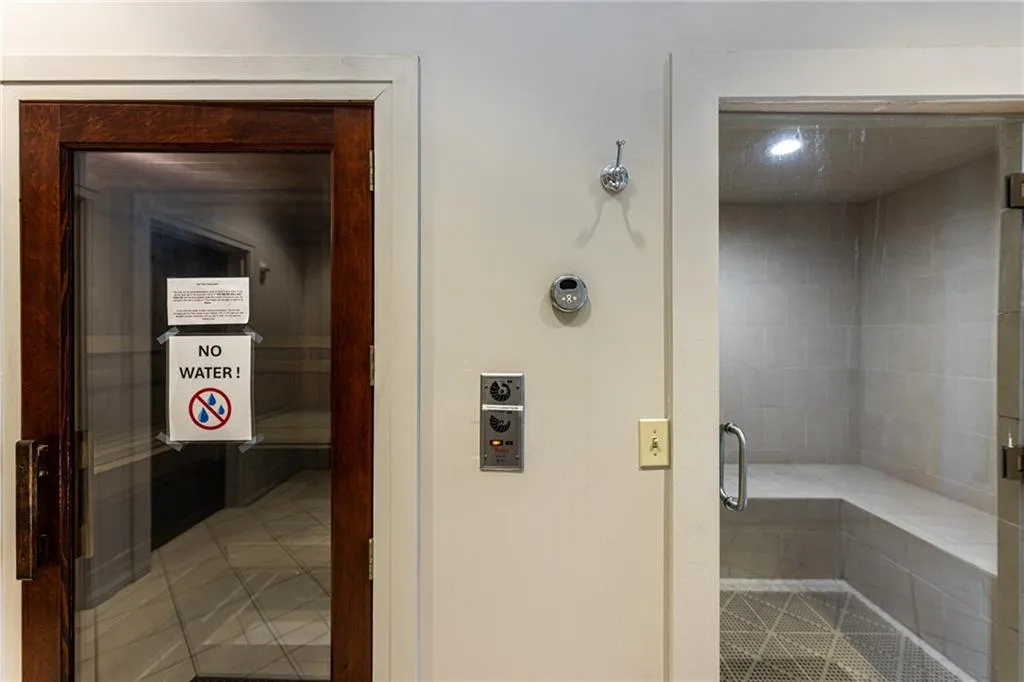 3040 Peachtree Road Nw Unit 613, Atlanta, Georgia 30305, 1 Bedroom Bedrooms, ,1 BathroomBathrooms,Residential,For Sale,3040 Peachtree Road Nw Unit 613,7645953