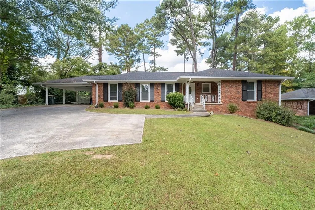 Property is located on the sidewalk side of Windsor Parkway, offering you access to parks, shopping and dining