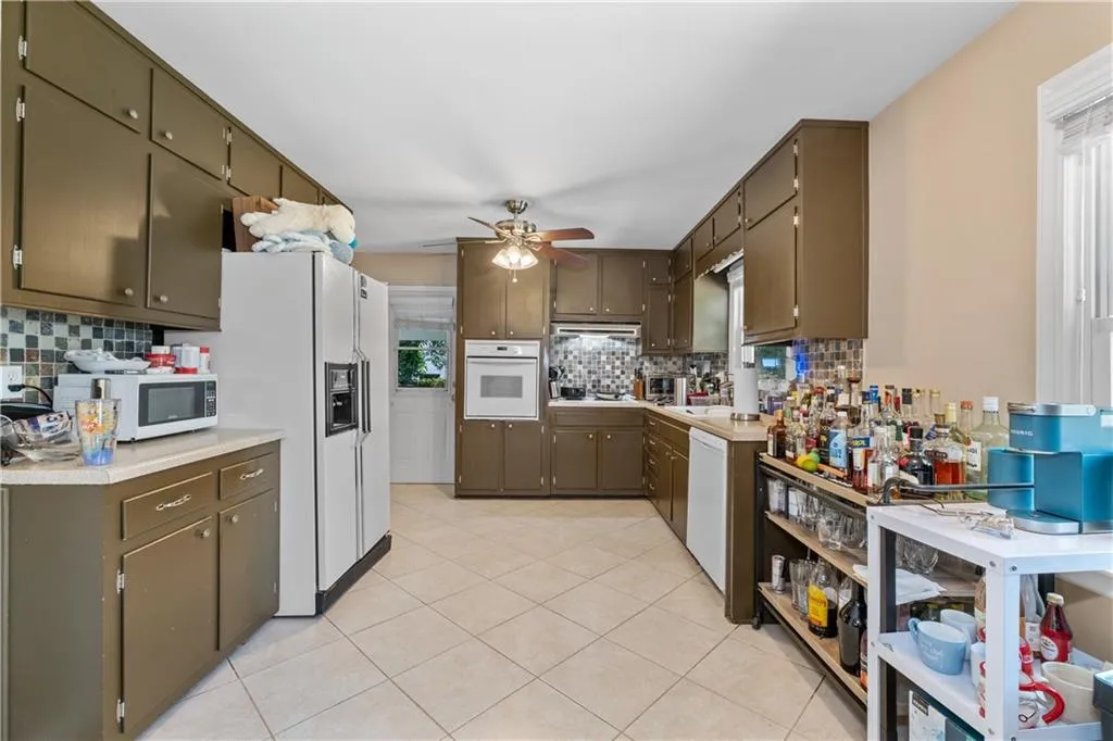 Kitchen offers a lot of space to create your dream kitchen