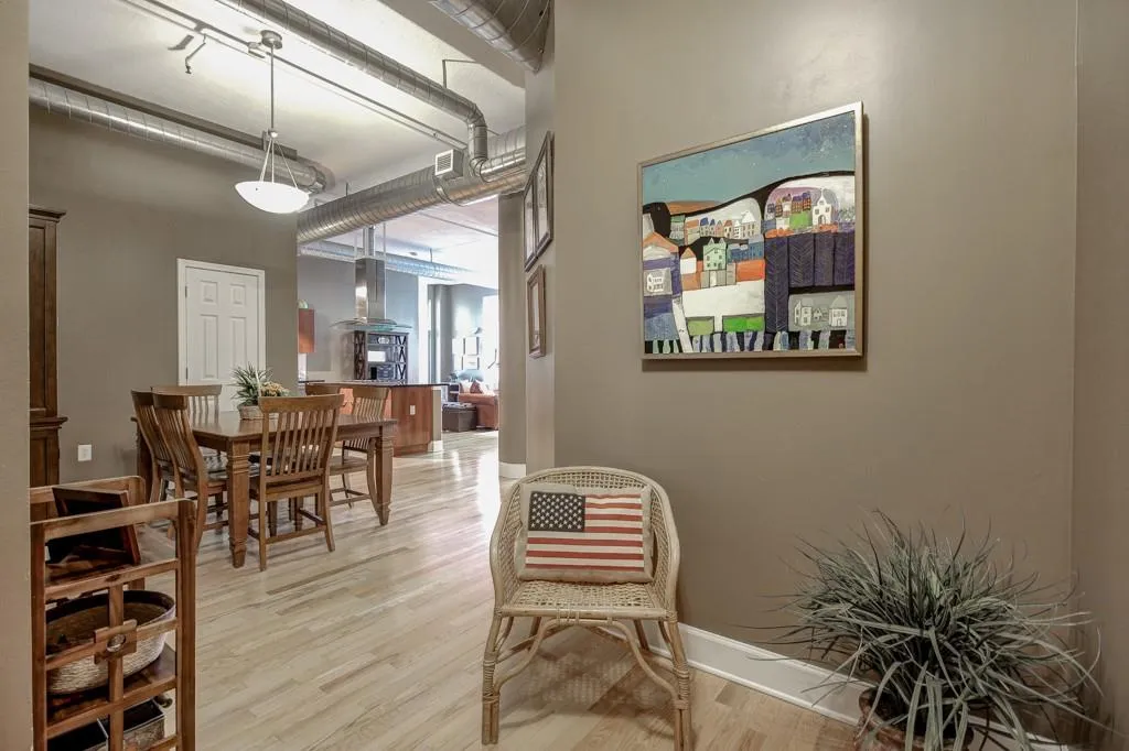 3820 Roswell Road Unit 208, Atlanta, Georgia 30342, 2 Bedrooms Bedrooms, ,2 BathroomsBathrooms,Residential,Sold,3820 Roswell Road Unit 208,5701889