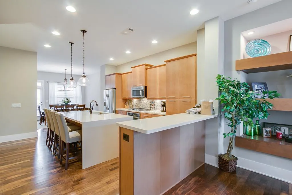 305 Alderwood Lane, Sandy Springs, Georgia 30328, 3 Bedrooms Bedrooms, ,3 BathroomsBathrooms,Residential,Sold,305 Alderwood Lane,5578128