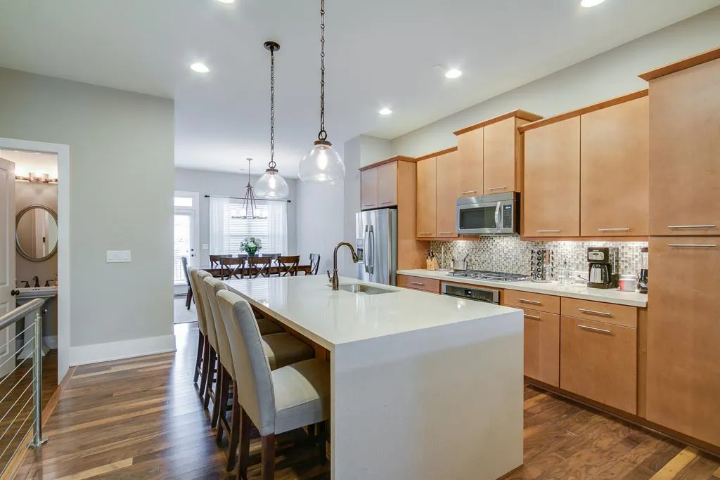 305 Alderwood Lane, Sandy Springs, Georgia 30328, 3 Bedrooms Bedrooms, ,3 BathroomsBathrooms,Residential,Sold,305 Alderwood Lane,5578128