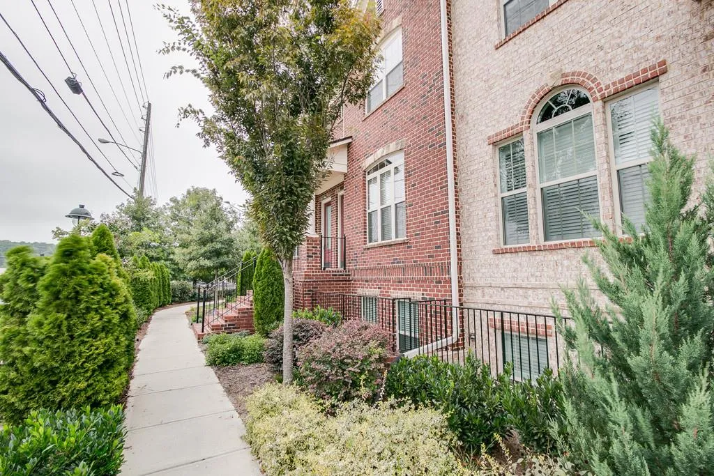 305 Alderwood Lane, Sandy Springs, Georgia 30328, 3 Bedrooms Bedrooms, ,3 BathroomsBathrooms,Residential,Sold,305 Alderwood Lane,5578128