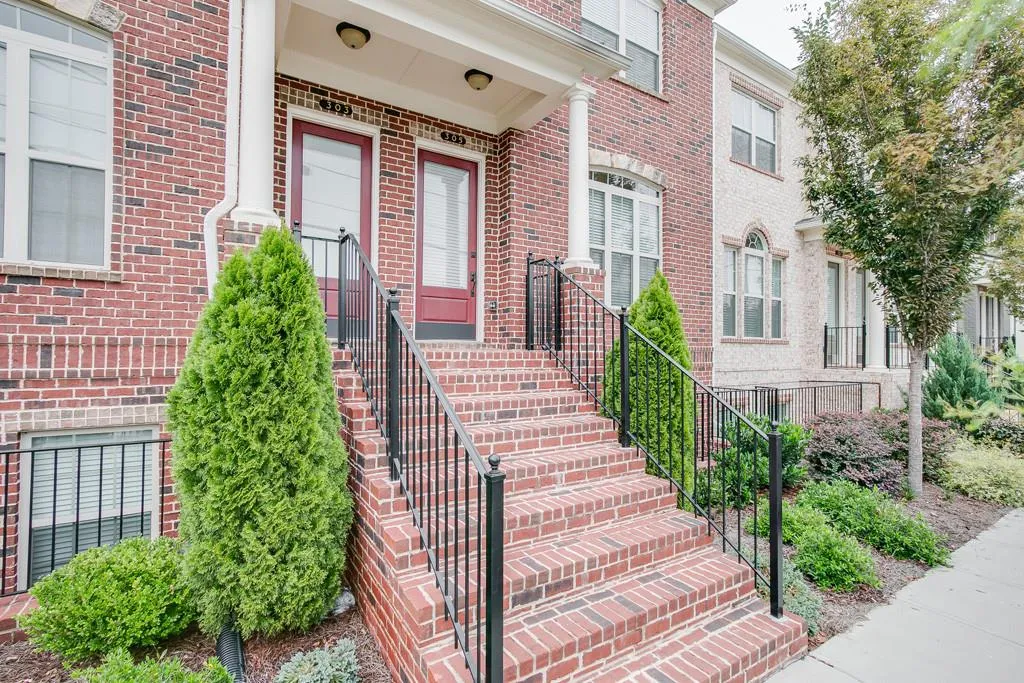 305 Alderwood Lane, Sandy Springs, Georgia 30328, 3 Bedrooms Bedrooms, ,3 BathroomsBathrooms,Residential,Sold,305 Alderwood Lane,5578128