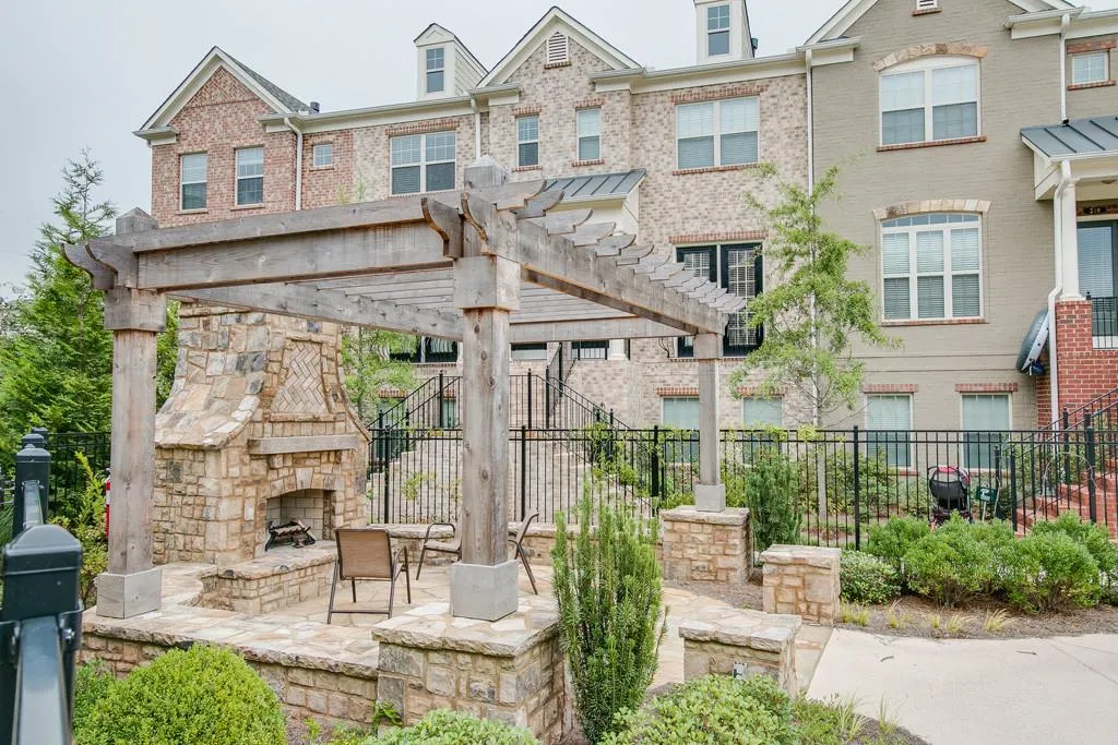 305 Alderwood Lane, Sandy Springs, Georgia 30328, 3 Bedrooms Bedrooms, ,3 BathroomsBathrooms,Residential,Sold,305 Alderwood Lane,5578128