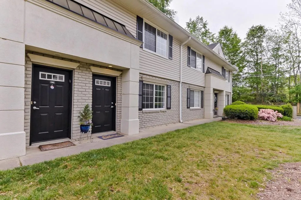 6940 Roswell Road Unit 10d, Atlanta, Georgia 30328, 2 Bedrooms Bedrooms, ,1 BathroomBathrooms,Residential,Sold,6940 Roswell Road Unit 10d,6536783