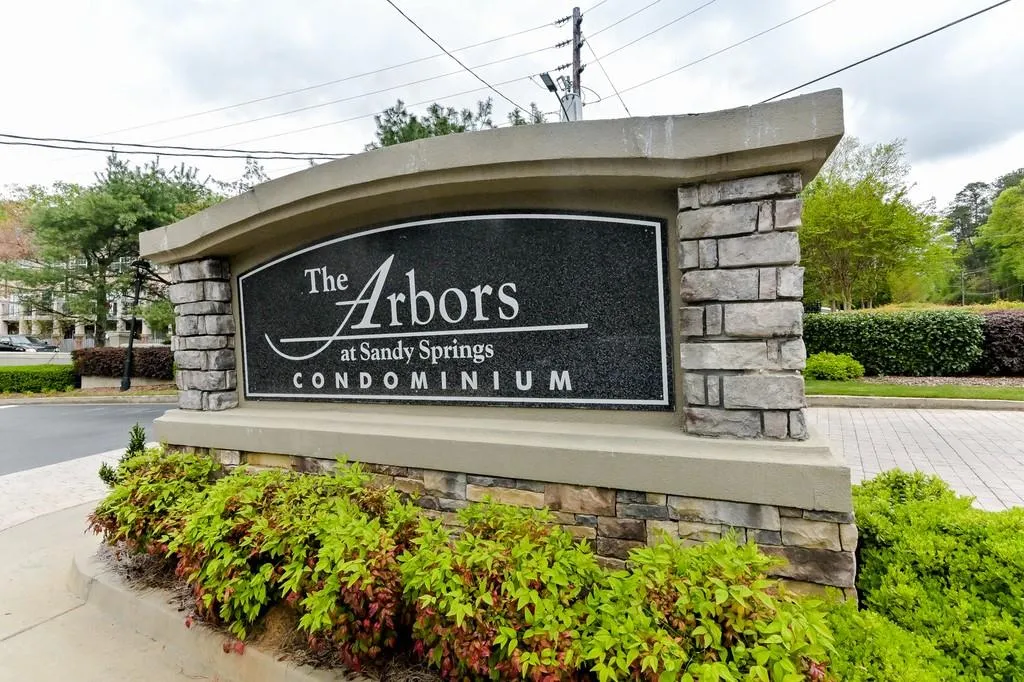 6940 Roswell Road Unit 10d, Atlanta, Georgia 30328, 2 Bedrooms Bedrooms, ,1 BathroomBathrooms,Residential,Sold,6940 Roswell Road Unit 10d,6536783