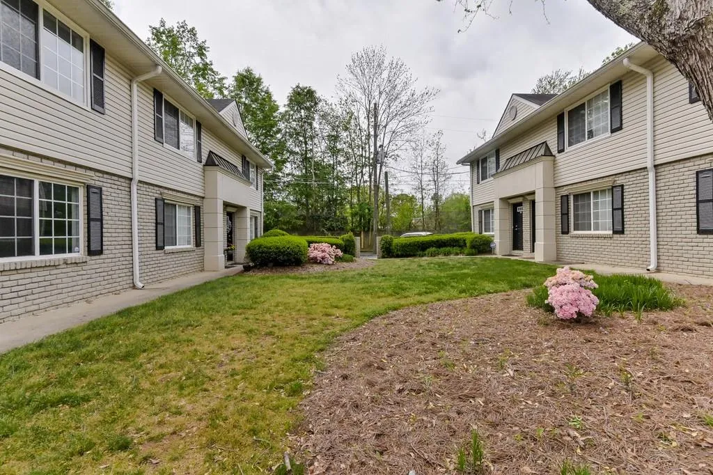 6940 Roswell Road Unit 10d, Atlanta, Georgia 30328, 2 Bedrooms Bedrooms, ,1 BathroomBathrooms,Residential,Sold,6940 Roswell Road Unit 10d,6536783