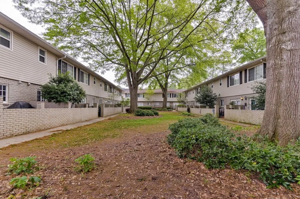 6940 Roswell Road Unit 10d, Atlanta, Georgia 30328, 2 Bedrooms Bedrooms, ,1 BathroomBathrooms,Residential,Sold,6940 Roswell Road Unit 10d,6536783